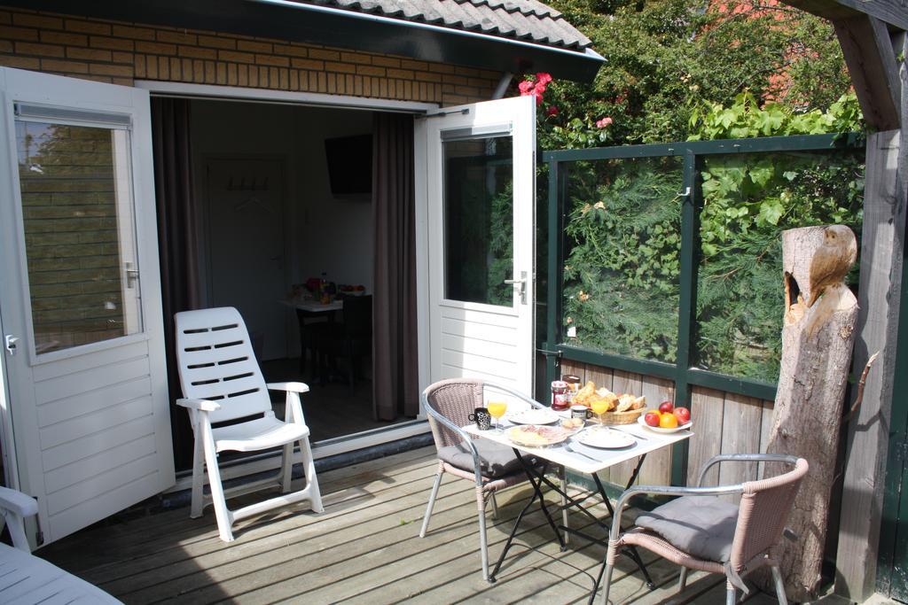 Bed & Breakfast Klokgaaf De Koog  Room photo